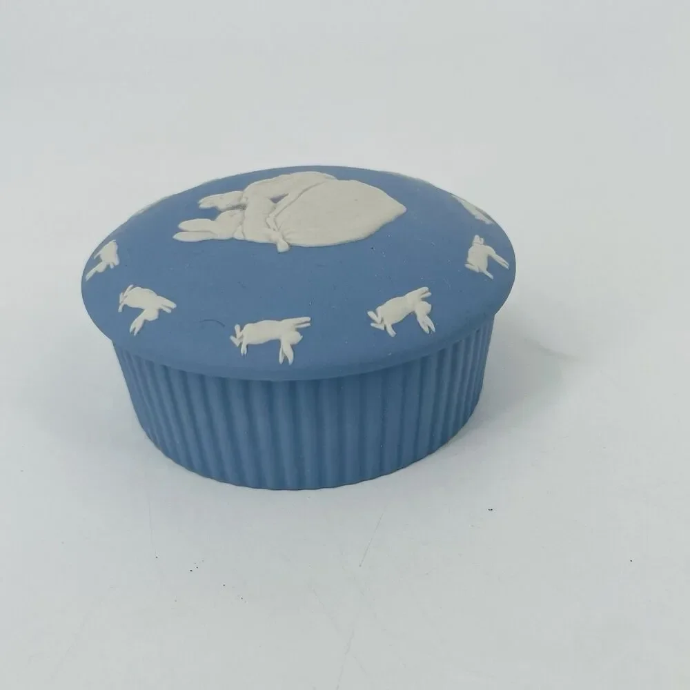 Wedgwood vtg blue